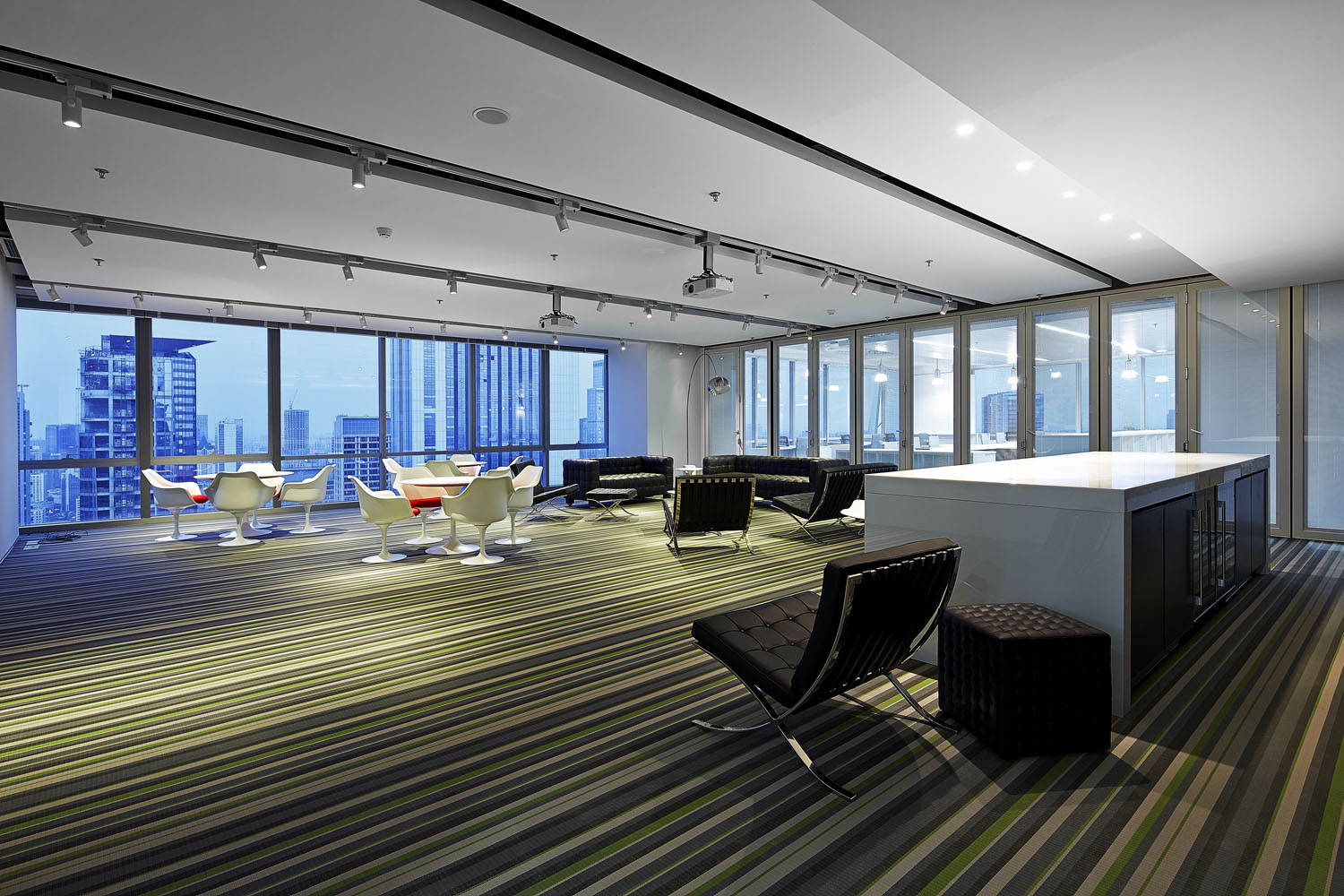 成都時(shí)代一號(hào) 辦公室裝修(圖16)