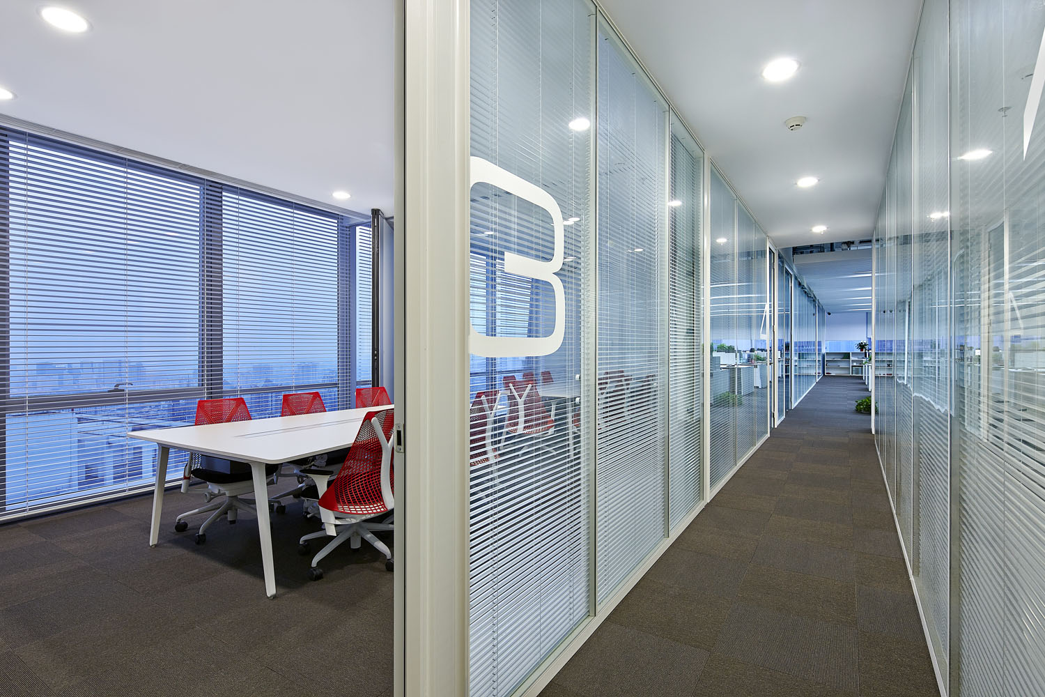 成都時(shí)代一號(hào) 辦公室裝修(圖24)