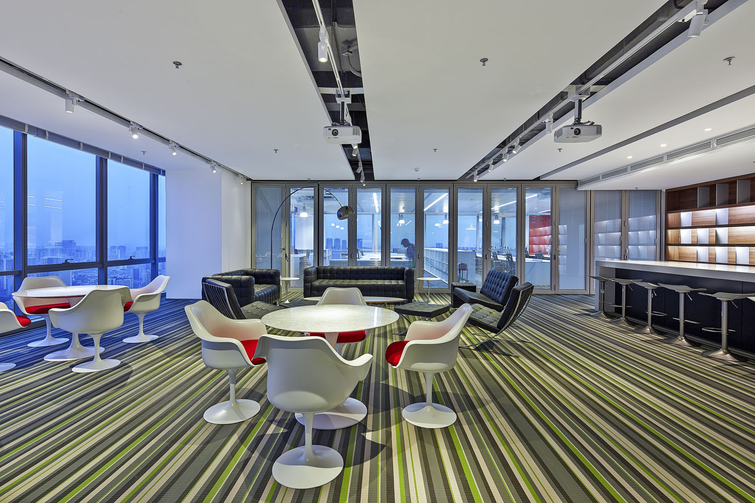 成都時(shí)代一號(hào) 辦公室裝修(圖14)